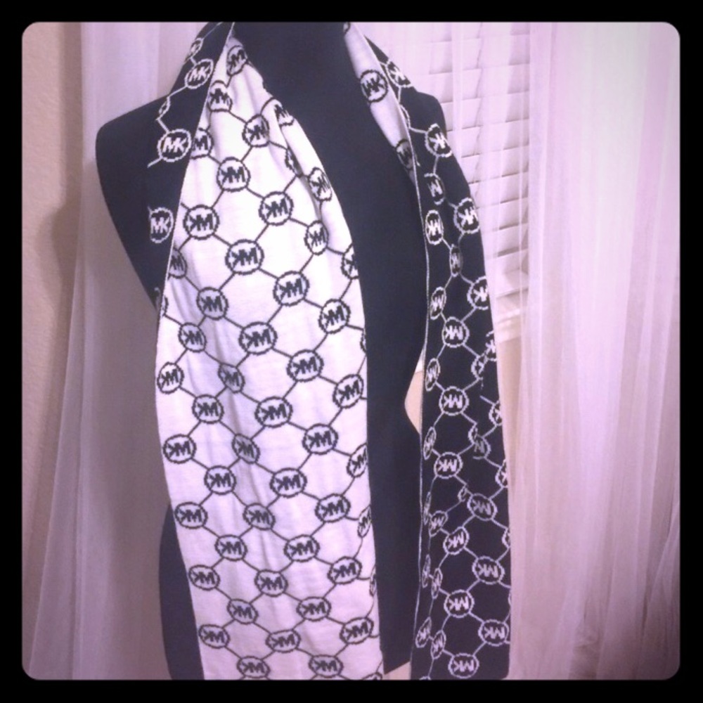 Michael Kors scarf